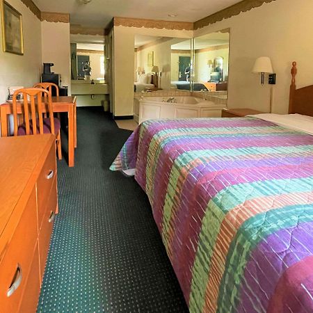 Days Inn Sandersville Екстер'єр фото